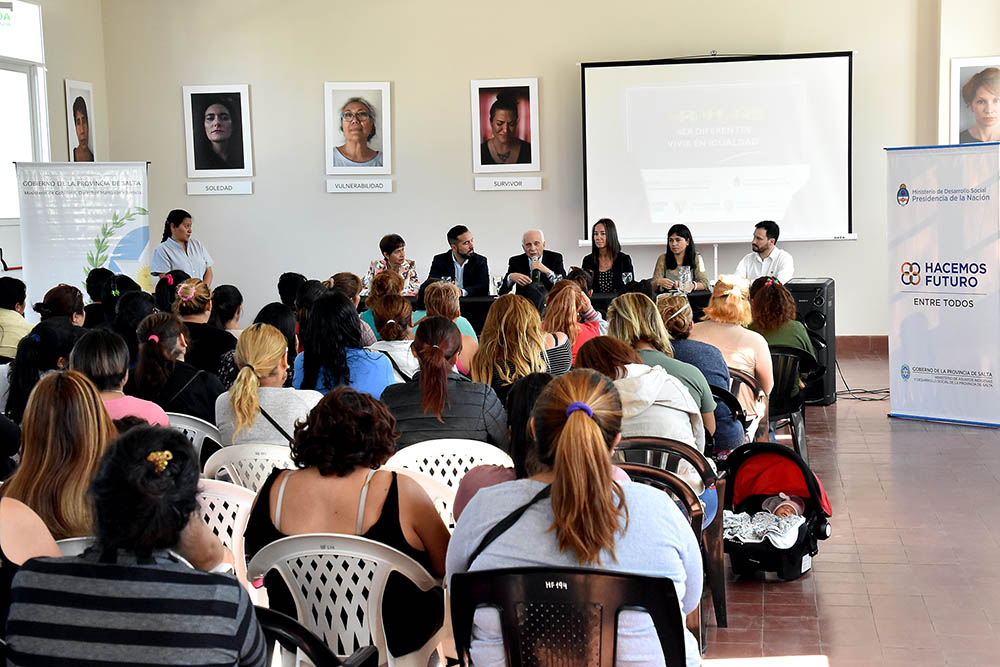 08-10-digitales-lopez-arias-capacitacion-programa-mujeres-hacemos-futuro3.jpg