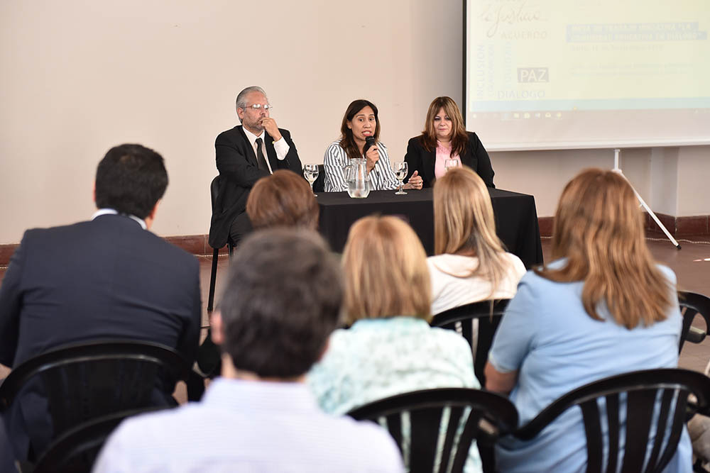 16-11-digitales-comunidas-educativa-en-dialogo2.jpg