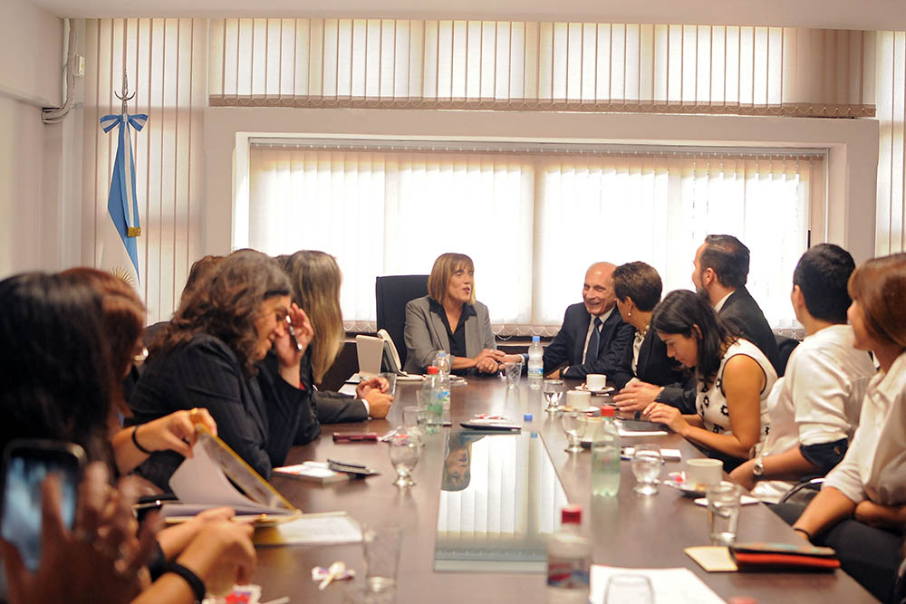 21-03-digitales-lopez-arias-reunion-intituto-de-la-mujer2.jpg