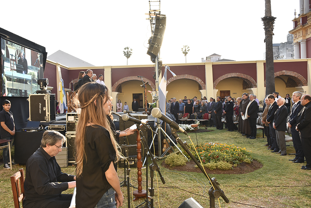 Lòpez_Arias_y_Mascarello_-_Oraciòn_interreligiosa_por_la_paz_Digitales_08.jpg